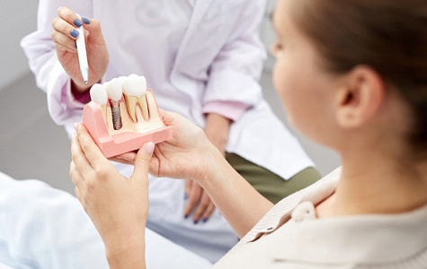 Female patient at consultation